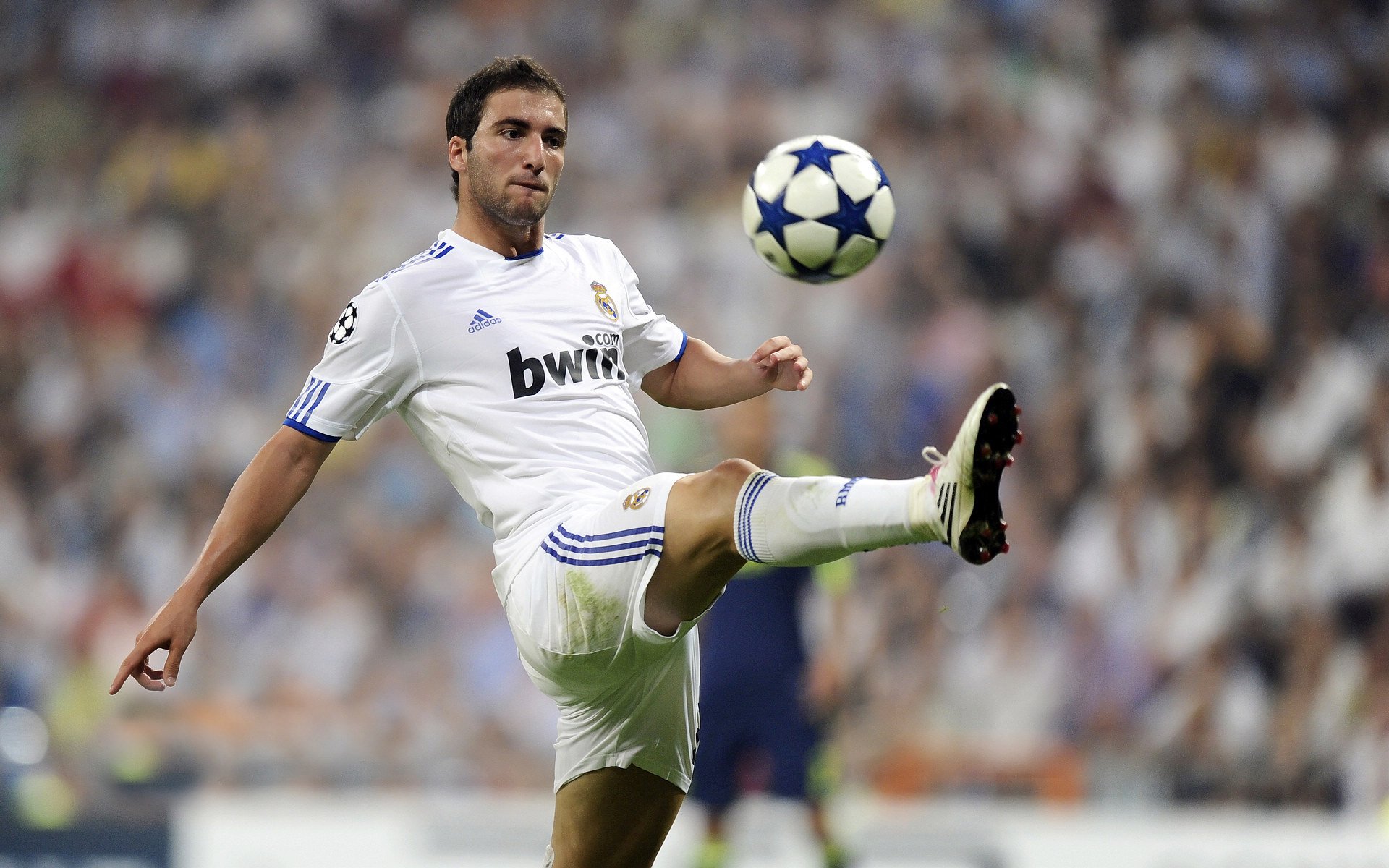 浓眉哥赛事官方发布精彩发挥新规，MAD争议不断！